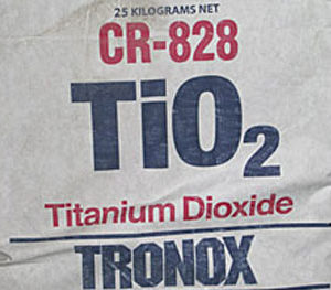 Titanium dioxide CR828